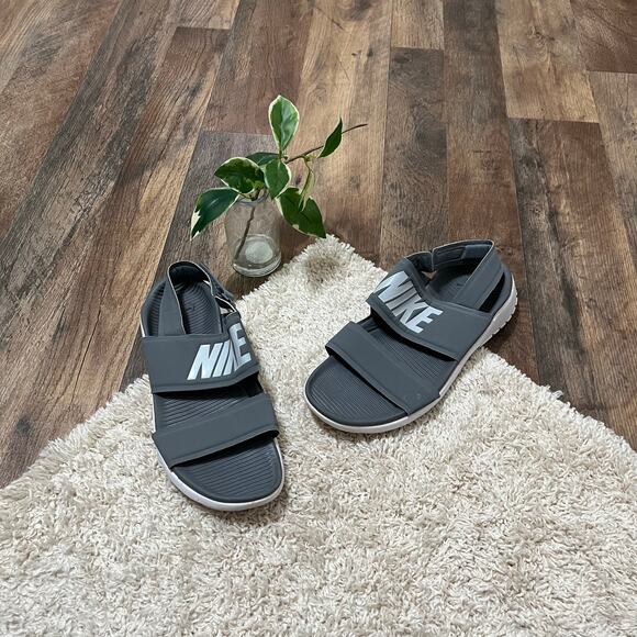 Nike Women's Size 8 Gray White Neoprene Tanjun Velro Ankle Sandals - Picture 1 of 5